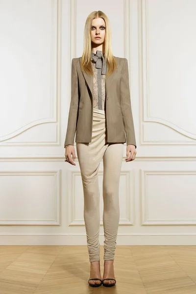 Look 16